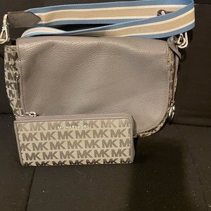 Micheal kors purse and wallet